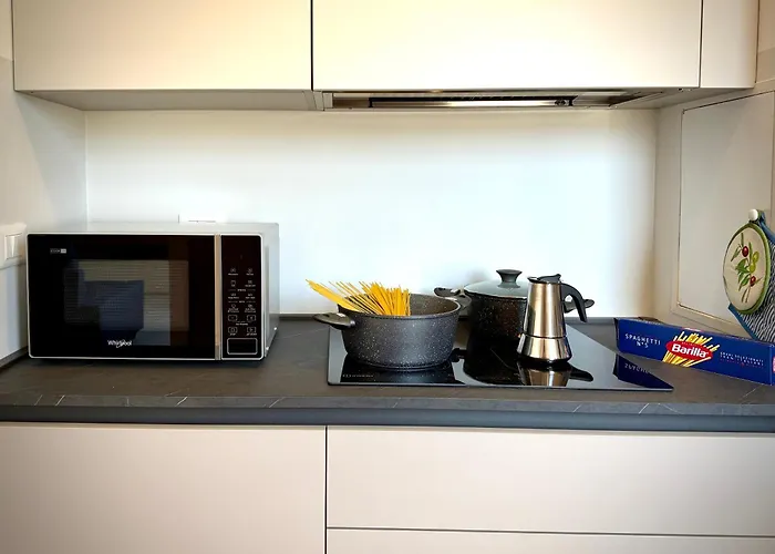 Torre Cantore 69 - Ovest - Porto - Genovabb It Apartment Genua